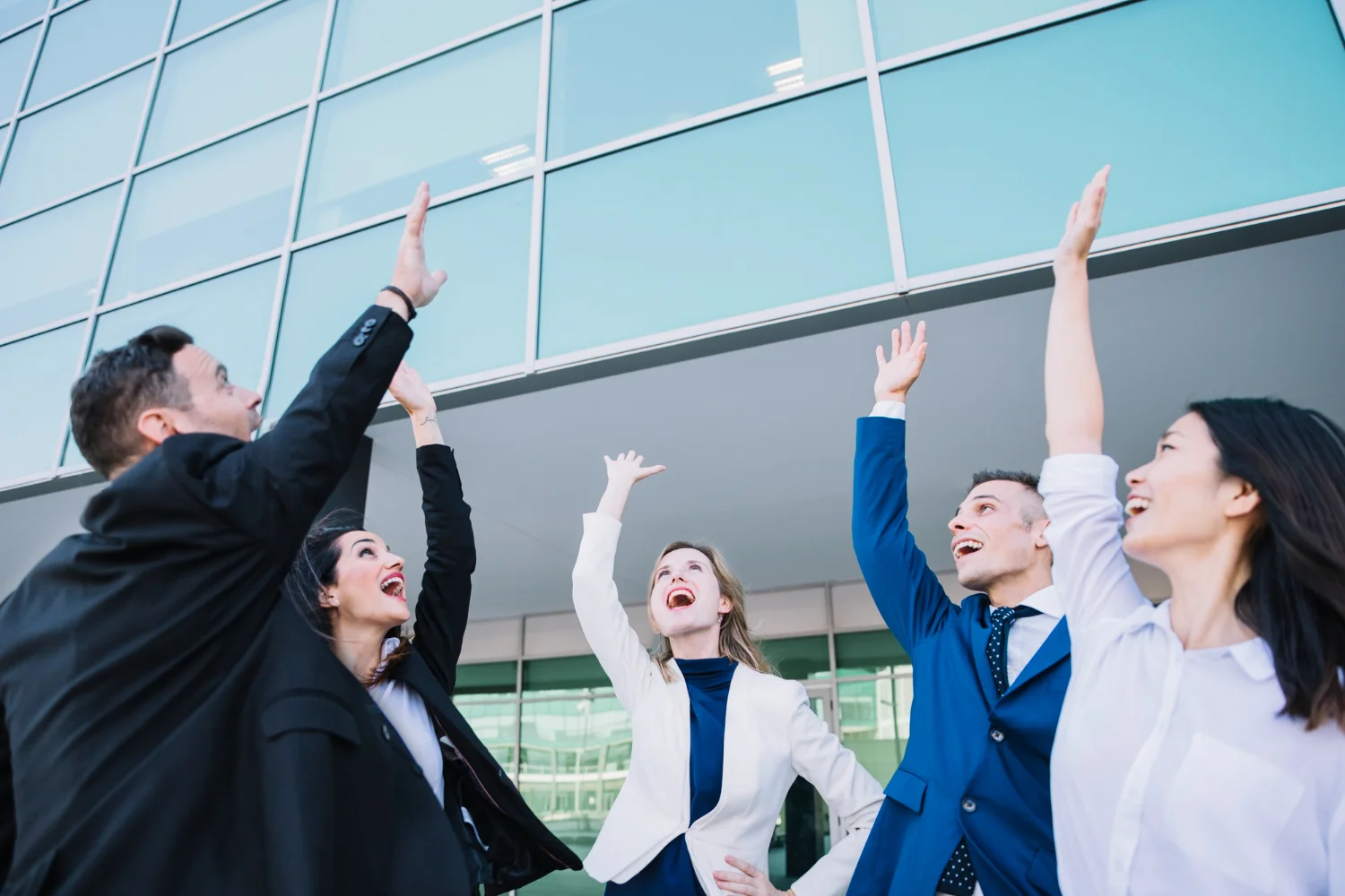 LAMPAUI TARGET DENGAN STRATEGI ACHIEVEMENT ORIENTATION